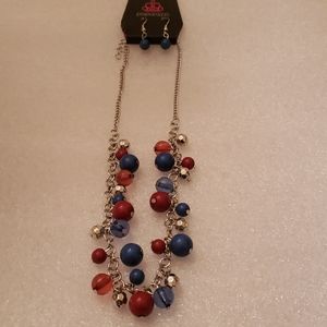 Short necklace w earrings